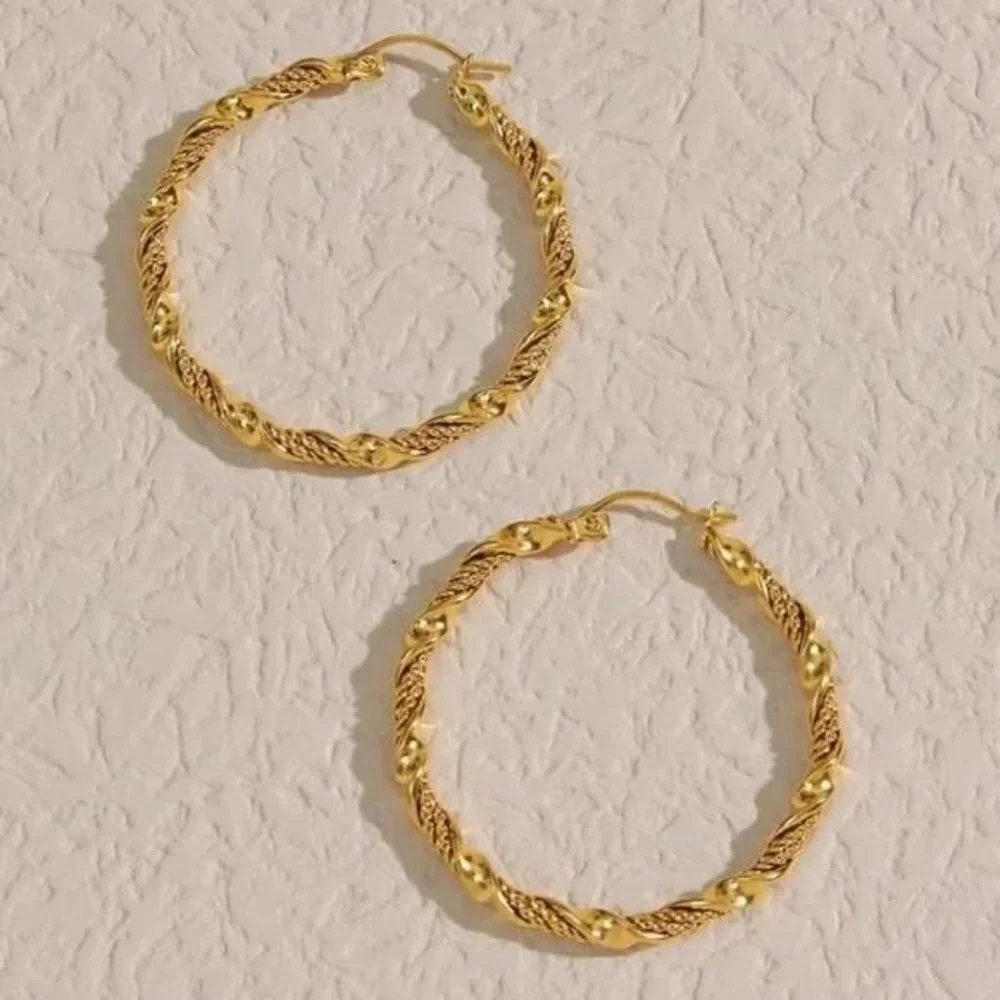 NEW 18K GOLD CUTE TWISTED WAVE HOOP EARRINGS, NICE EARRINGS, CUTE EARRINGS - Picture 3 of 6